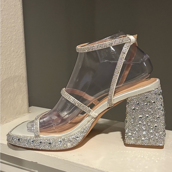 Elegant Crystal-Embellished Clear Heels - Picture 3 of 9